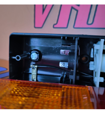 PILOTO TRASERO RECTANGULAR PARA AUSA