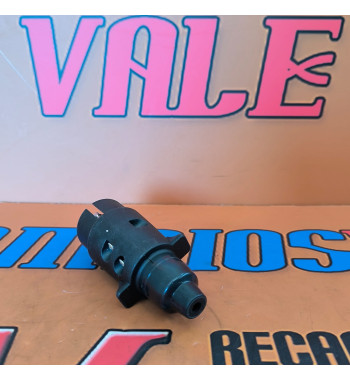 CLAVIJA TOMACORRIENTE PLASTICO REMOLQUE 7 PINS