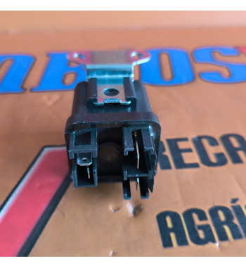 RELE DE CONTROL PARA TAKEUCHI, RELE TAKEUCHI Y11964677900, RELE TAKEUCHI 11964677900, 11964677900,Y11964677900, RELE TAKEUCHI 47