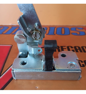 Cierre puerta JCB 82611105 recambio cabina maquinaria