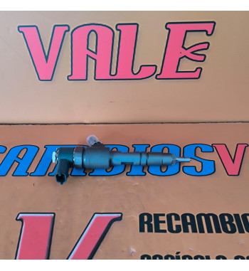 1J80153052 Inyector Kubota combustible motor