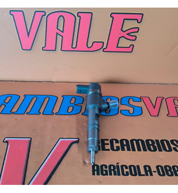 1J80153052 Inyector Kubota combustible motor