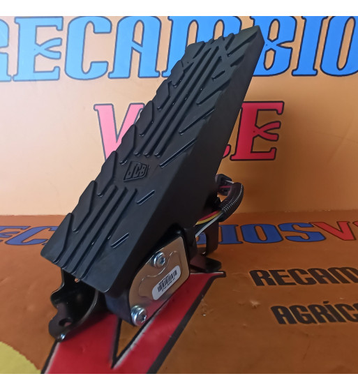 PEDAL JCB - Ref. 335B0664